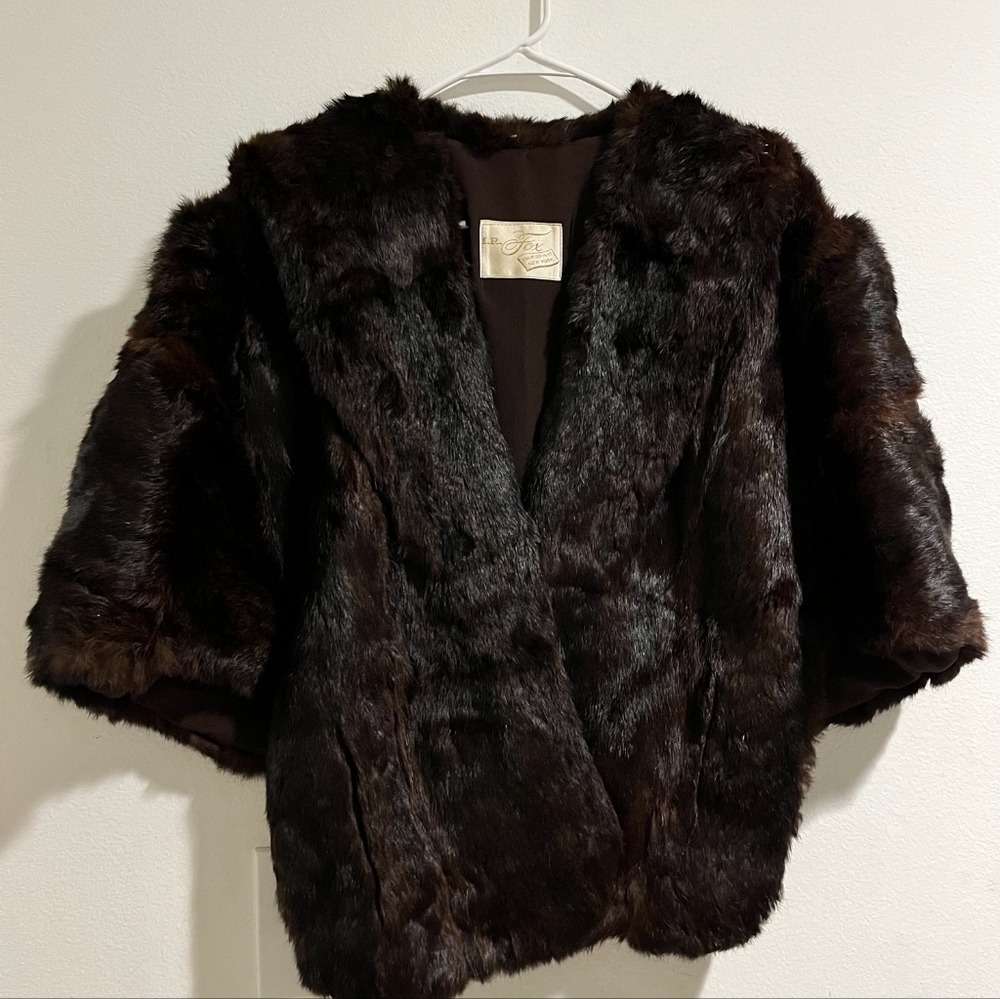 Vintage Fox Fur from I.R Fox New York, one size fit all color Black and brown.